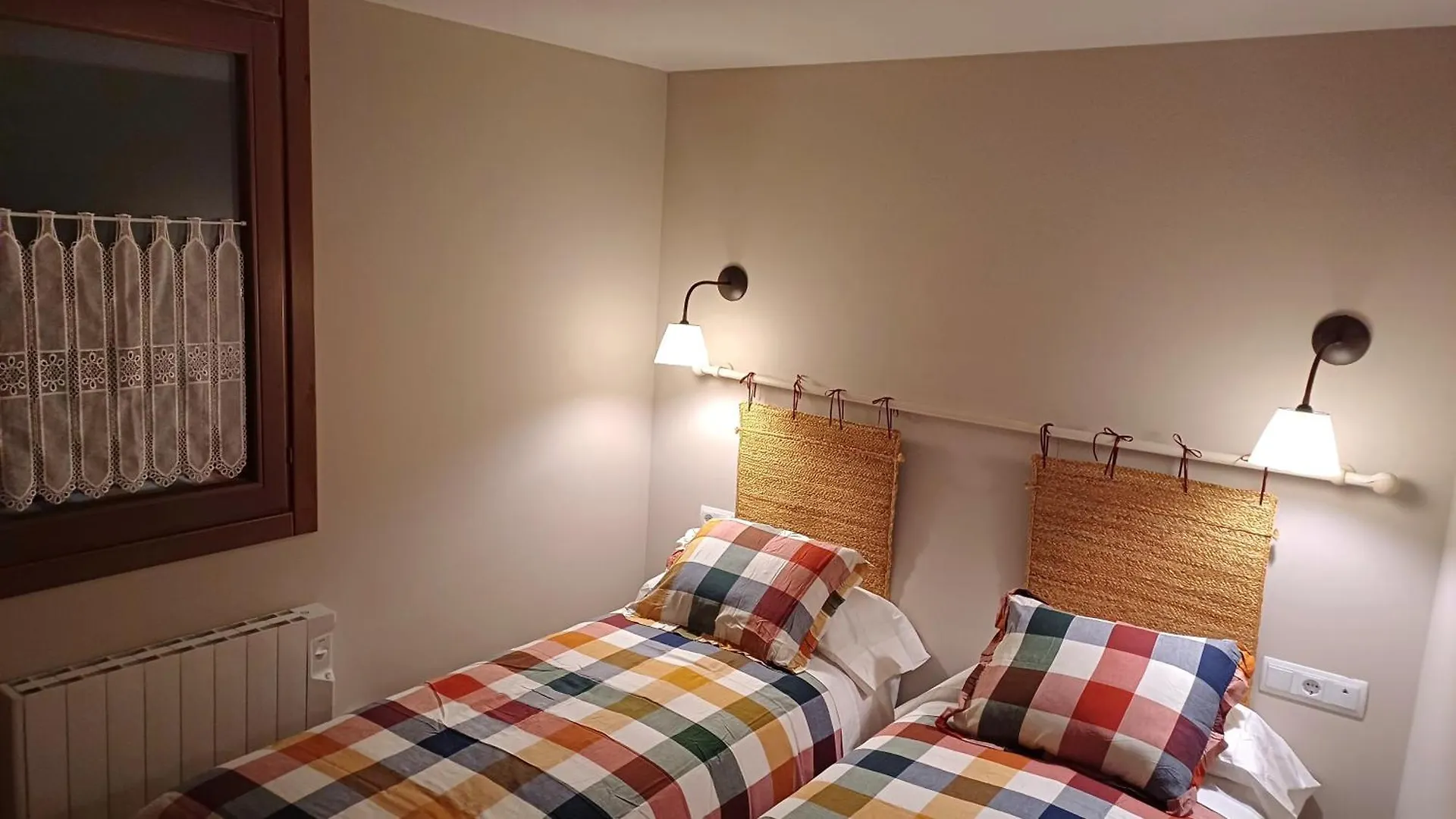 Boren Muntanyes I Neu Apartment