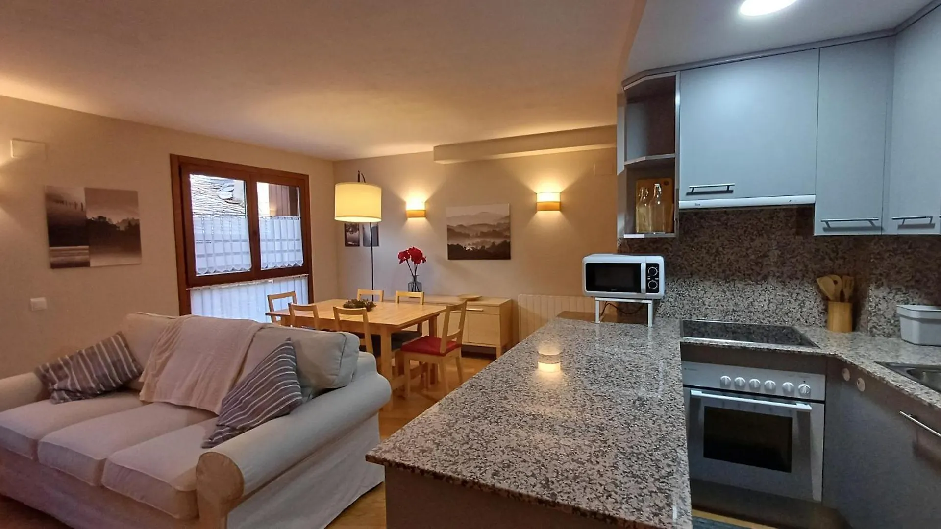 Boren Muntanyes I Neu Apartment